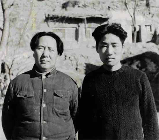 毛主席把子女送到农村或“五七干校”劳动锻练,不是做“做秀”,不是“镀金”,而是要求他们硬同普通干部、农民人一样。
