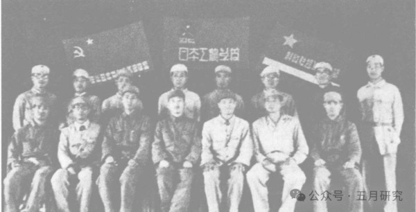 这或许正是9·3留给我们的另一层意义:胜利不仅意味着帝国主义战争机器的失败,也意味着人民曾经冲破帝国强加于自身的身份与敌我关系,重新回答了一个最根本的问题——我们究竟是谁,又应该与谁站在一起。