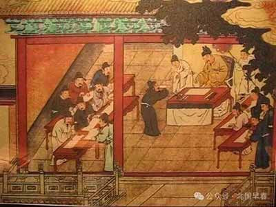 社会主义的教育不应当局限于学校围墙之内，应以劳动人民知识化和知识分子劳动化为目标，将教育扩展到全社会。应以劳动人民为根基，将人类文明几千年积累起来的知识平等地、无偿地传递给每一个需要知识的劳动者，彻底摧毁剥削阶级垄断知识、愚弄民众、制造不平等的根基。