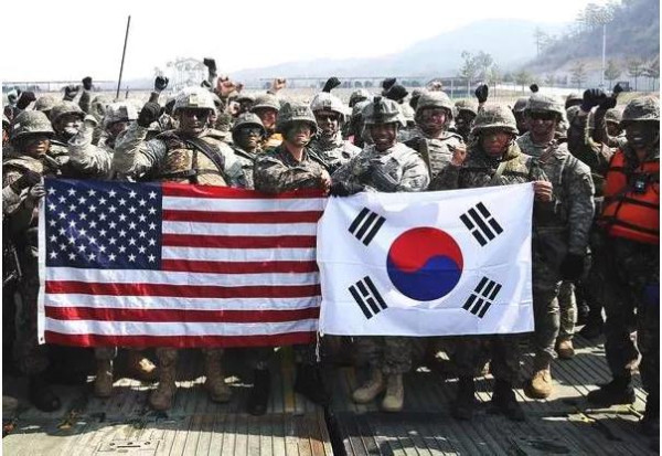 这些都让越来越多的韩国民众意识到，美国并不是施恩韩国的散财童子，更不是为半岛播撒民主意识的恩公，美国只是为了自己的帝国利益来到这里，虽然吃相稍微好看一点，但本质上与日本殖民者无甚不同。