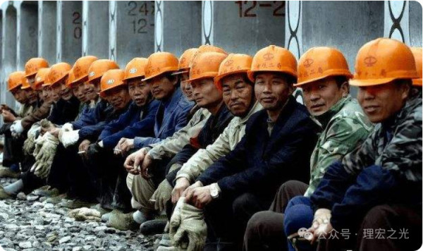 前段时间完成了近乎冷门的马生肖文化系列，其间还插入了纪念毛主席《在延安文艺座谈会上的讲话》80周年、入伍50年感言等系列，搁置了原来一系列热点事件的评论，浏览一篇篇初稿，总觉得还有再做修改重新发表之必要，由于随着时间推移，热点事件已经不热，甚至有冷却味道，便按照时间倒序推出热点追述评论系列，本文为第六篇。