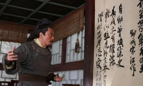 是因为活的憋屈，关键还活不下去了！