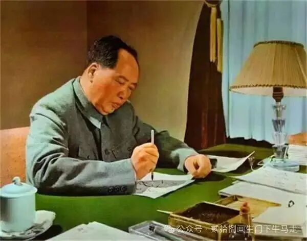在1965年7月19日，毛主席在同医务人员谈话时就明确指出："药品、医疗不能以赚钱不赚钱来看。一个壮劳动力病了，给他治好病不要钱，看上去赔钱，可是他因此能进行农业或工业生产，你看这是赚还是赔？"