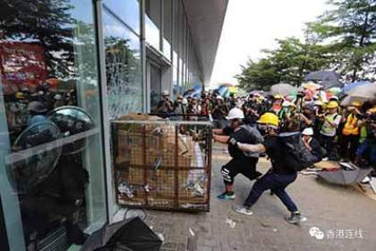 现在再不揪出幕后指使者和金主，任其在香港兴风作浪，香港以后还想过安宁日子吗？