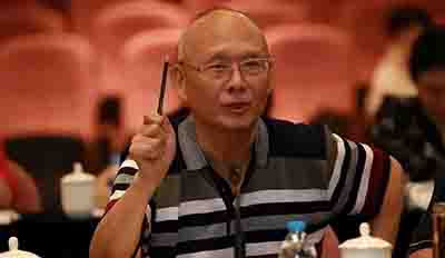 文艺有尺度，底线无弹性，包容有边界。任何脱离主流价值、突破社会底线、危害精神文明建设的文娱乱象，都没有“网开一面”的资格。