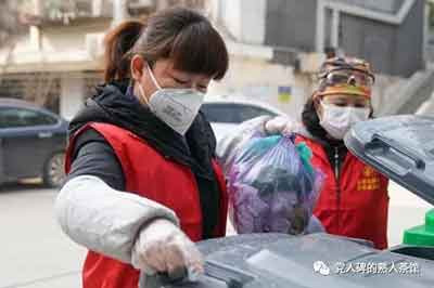 「发泄解决不了任何问题！」武汉社区志愿者眼中的真实基层