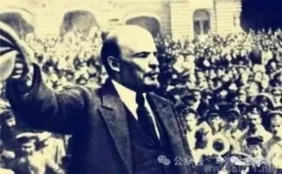 《怎么办?》是列宁与“经济派”论战的产物，该文突出展现了列宁批判错误思潮的方法论自觉。