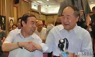 草莽时代的气数，从来不是靠自我觉醒终结的，而是靠制度的铁腕、民意的觉醒和时代的进步共同终结的。
