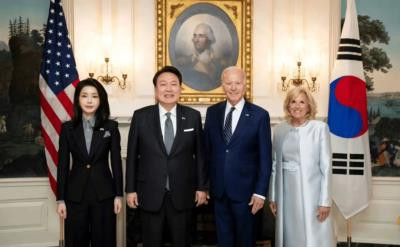 它们之所以迫不及待地与日本媾和,向美国献媚,不惜出卖自己国格,背叛自己的祖先和历史……因为他们害怕,害怕自己时日无多,终将遭到历史的清算。