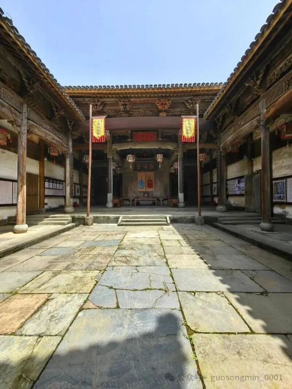 如何让每一个原子化的个体找到真正属于他的、有尊严的归属感?