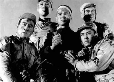 过去几十年,我国影视剧中一直淡化毛岸英的形象,要么直接隐身,要么唯唯诺诺,木讷寡言。