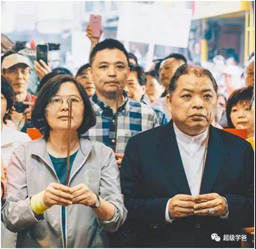 台湾已经烂透了,还不如解放战争时期的国统区。大陆人民的善意和耐心,早已经消耗殆尽,我还是希望能够直接武统。