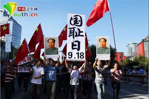 刚刚打工人高喊“毛主席万岁”，原来是这样的……
