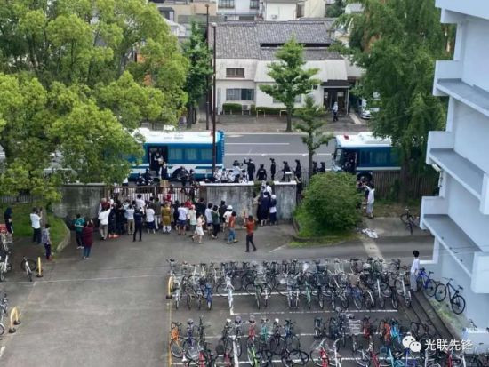 京都府警以调查中核派活动家为由，对京都大学熊野宿舍进行了突击检查