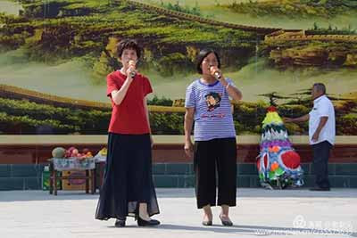 河北涉县木井乡举行纪念伟大领袖毛主席逝世43周年文艺演出