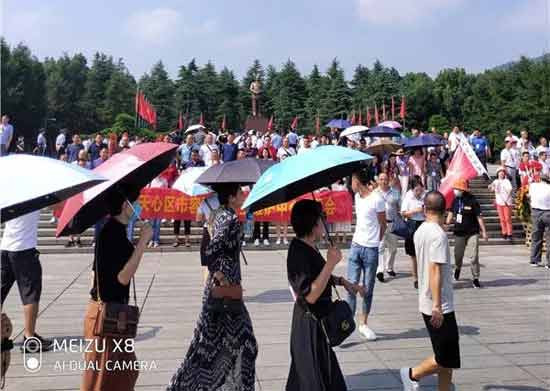 9月9日的韶山,人如海花如潮,人民呼唤毛主席!