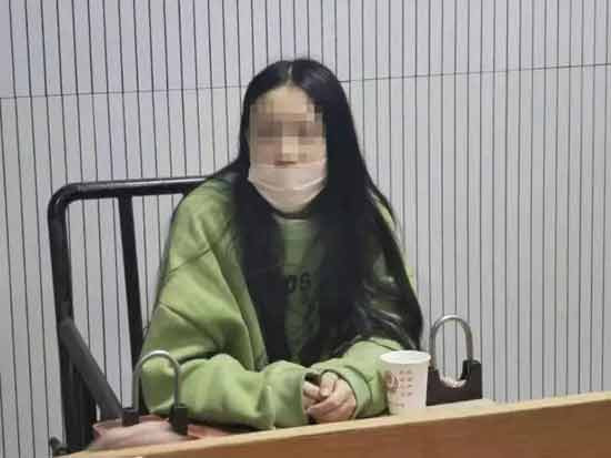 去年深圳政府政府有关部门还装模作样跑到长沙去学房价调控,但是事实证明,深圳有关部门的阳奉阴违,虛情假意,在高涨的房价面前,不堪一击。自去年疫情爆发以来,深圳的房价不降反升,国家为疫情专门发放的经营贷大量流入楼市,结果深圳市有关部门反复抽查好几次,都是说没有,或者揪出来三瓜两枣来哄鬼。