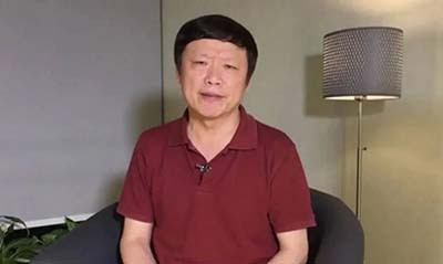 这一代中国媒体人请记住：你可以热爱电影，可以欣赏艺术家，可以在心里把对方视为女神，但当话筒递出去的那一刻，请保持平视，你不能代表民众向洋人屈膝。