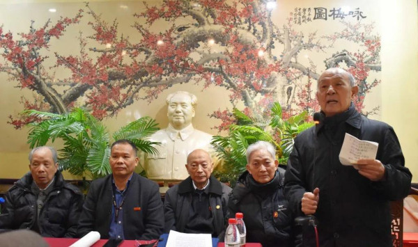 一浪高过一浪的纪念毛主席的热潮将一切小人们的卑鄙伎俩淹没,新爆料出来的关于毛岸英的影像资料迅速走红网络,无声中传递的讯息是:人民从来没有忘记毛主席,人民从来没有忘记为人民服务的人,人民从来没有忘记毛主席一家为了中国人民的革命事业牺牲的六位亲人。