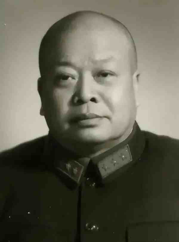 赖传珠:长期担任新四军参谋长的开国上将,负责授衔工作却主动要求评为中将,发现雷锋事迹并请毛主席题词