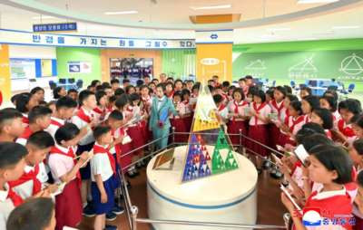 朝鲜少年团成立80周年专题新闻6则（图文）