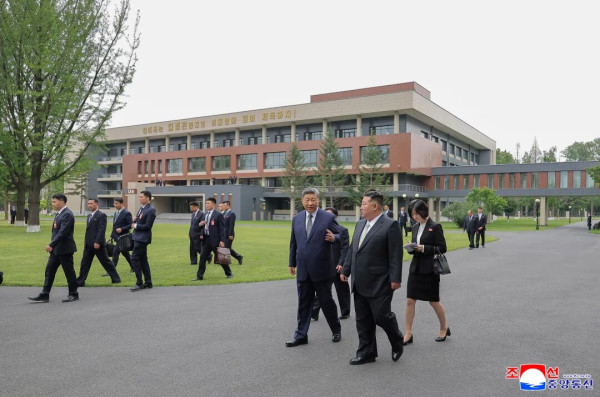 朝中社关于习近平总书记访朝图片新闻(集锦)