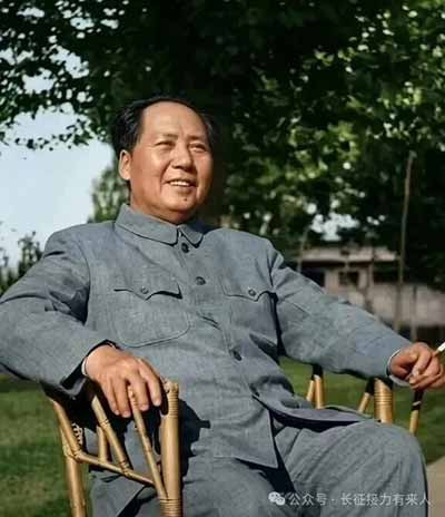 毛主席在社会主义改造中的探索与思考，是马克思主义发展史上一个极其重要的篇章。它证明了：马克思主义不是教条，而是行动的指南;科学社会主义的原则必须在具体的民族历史条件下实现;没有一成不变的社会主义模式，只有与各国实际相结合的社会主义道路。