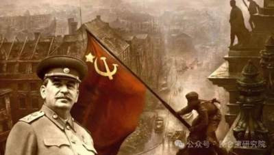 文章以1934年基洛夫遇刺为切入点,梳理苏联肃反运动的背景,重点反驳了赫鲁晓夫在苏共二十大所作的《关于个人崇拜及其后果》秘密报告。同时引用了丘吉尔、美国驻苏大使戴维斯等的相关言论,主张苏联肃反清除了“第五纵队”,为后来战胜纳粹德国奠定了基础,认为肃反虽存在扩大化但“功不可没”,并将历史讨论延伸至对当下防范“内奸”的现实意义。