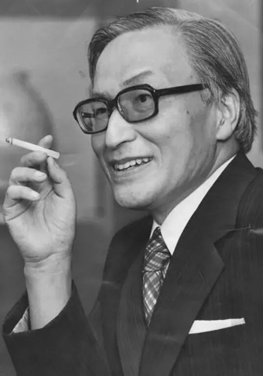 这一篇作于1960年代的文章，而今看来更多是杂文而非论文了，但其中谈到的问题没有失去其现实意义。在混乱的思潮中，对于尚不能确定的复杂场域问题，也许不急于表态是有必要的。