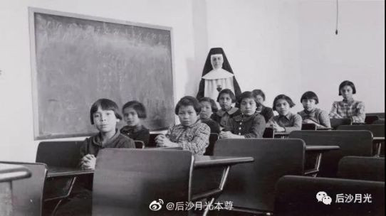 杀起人来,穷凶极恶;说起话来,催人泪下。