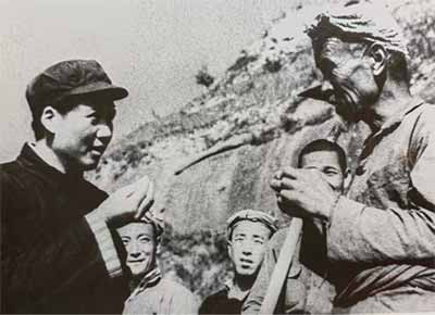 在毛主席发表《为人民服务》80周年的今天，情况发生了巨大而深刻变化，传统的为人民服务思想面临复杂情况挑战。