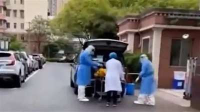 悲观地说,上海的事情已经陷入最为差劲的境地,上海需要极为久远的时间来修补业已失去的公信力。而且,公信力的修补永远也没法做到破镜重圆。就是说,不可能达到弥合的状态,缝隙永远都在,稍微一用力,从前的所有努力顷刻间就化为虚无。