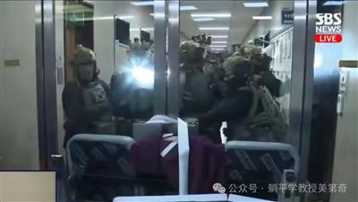 美国人收缩了,一些地方该变天了。美国人跑路之后带来的真空将制造出大量混乱,所谓的美国和平Pax Americana也即将终结,世界秩序将毫无疑问的进入一个乱纪元。