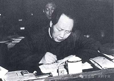 跟着毛主席的步伐,学习毛主席从倡导,到指挥,到定目标,到督战,到总结,到处理,到收官,全流程的反腐败斗争历程。
