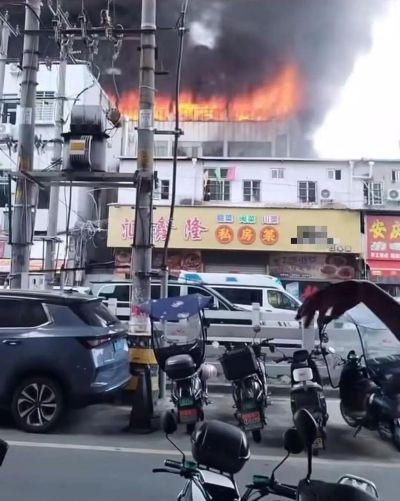 晋江鞋厂火灾是资本积累规律的结构性产物：在全球价值链低端锁定与经济周期下行的双重挤压下，中小制造业企业通过灵活用工、占用非正规空间等手段，系统性外部化劳动力再生产成本与压缩不变资本以维持剩余价值率。地方监管部门则在增长绩效与安全底线之间摇摆，“以罚代管”，屈从于资本积累逻辑。唯有在公有制下重新赋予无产阶级实质性的经济民主与政治民主，使其成为企业管理的主体并介入全球劳动治理，才能打破这一结构性困局。