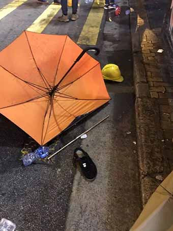 两张香港今日非法集会的现场照片,告诉你境外受众看到的会是什
