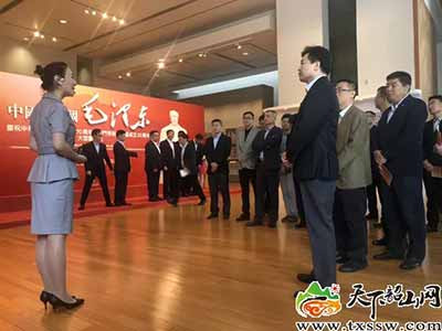 “中国出了个毛泽东”澳门展览引发热烈反响