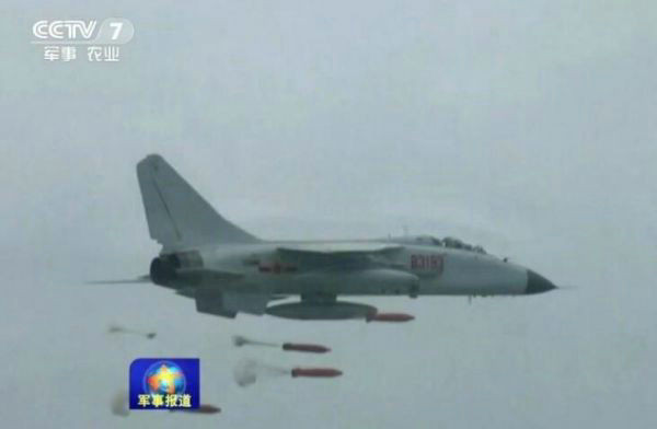 港媒称中国飞豹战机在南海布雷 警告美军勿擅闯