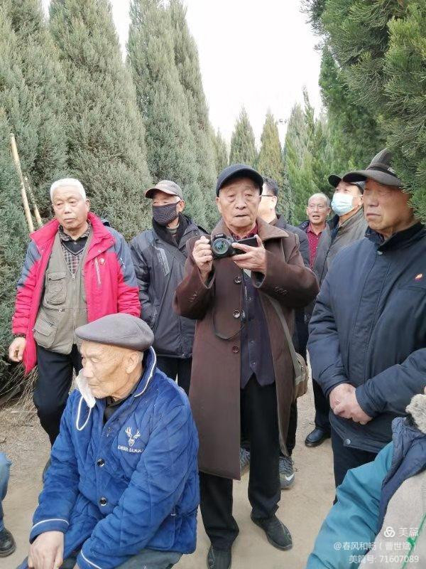 说不完唱不尽毛主席的大恩大功——巩义市民自发举行毛泽东主席127诞辰纪念活动见闻