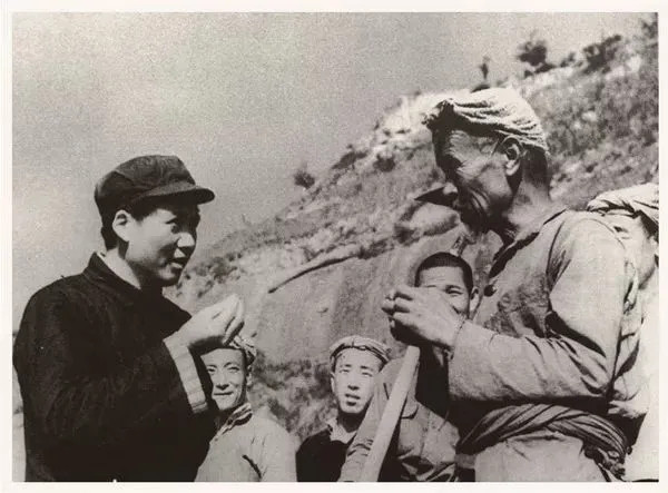 毛泽东:谦虚使人进步,骄傲使人落后!