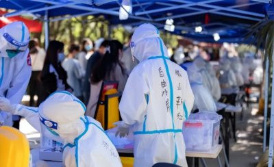 关健时刻，还是要听国家的，听政府的，而不是听某些“公知”借机蛊惑人心。全国一盘棋，执行“动态清零”的信念不能改变，至少现在不能改变。