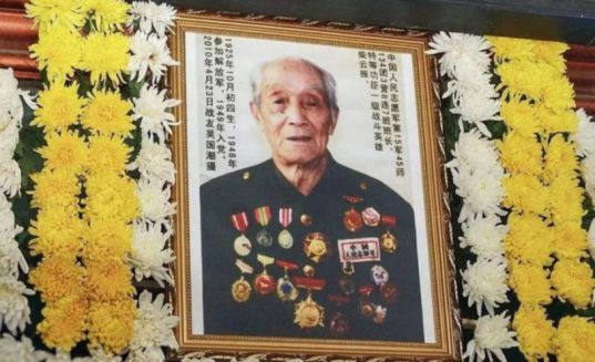 从来没有救世主,也不靠神仙皇帝,人民万岁。