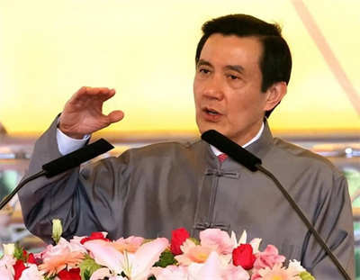 民进党“去中国化”教育与宣传遍及台湾各个角落,把媒体也紧紧抓在自己手里,让他全部涂为绿色,不服的就下了你的营业执照,顺我者倡,逆我者亡。其出手狠辣,可不是象国民党在马英九管理下那么懦弱的党。民进党不当君子,它是真小人,很明显就是一个小人党、谎言党、诈骗党,这已被历史所证明。