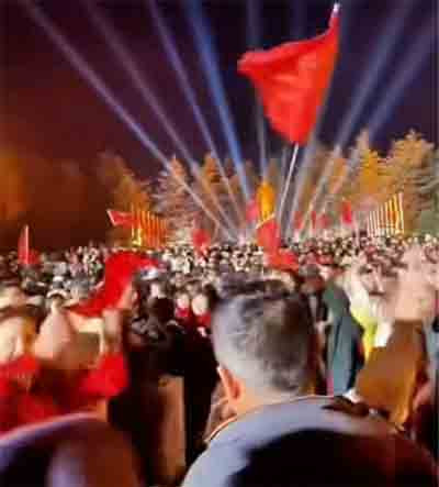 毛主席是引导人类走出旧文明走向新文明的火炬手。