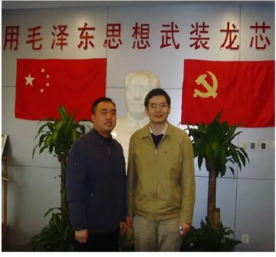 龙芯人，今日长缨在手，蓄势待发！龙芯人，明天扬帆起航，乘风破浪！