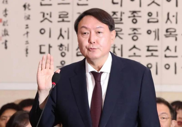 这些都让越来越多的韩国民众意识到，美国并不是施恩韩国的散财童子，更不是为半岛播撒民主意识的恩公，美国只是为了自己的帝国利益来到这里，虽然吃相稍微好看一点，但本质上与日本殖民者无甚不同。
