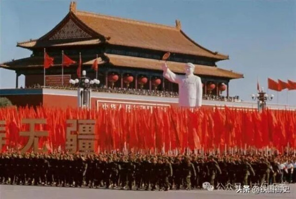 吴铭：毛主席就是神，不需要你的“神化”