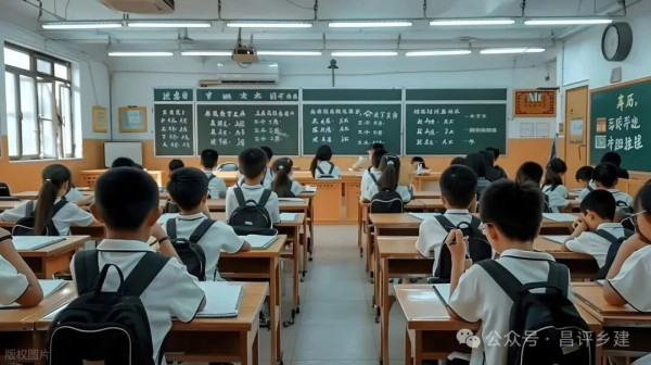 不能让房产证成为农村孩子的入学拦路虎,不能让教育公平在“学区房”的炒作中失守。我国已经是全球第二大经济体了,却为了钱而打孩子受教育的主意,搞得生不起、养不起、教不起而出生率断崖式下跌