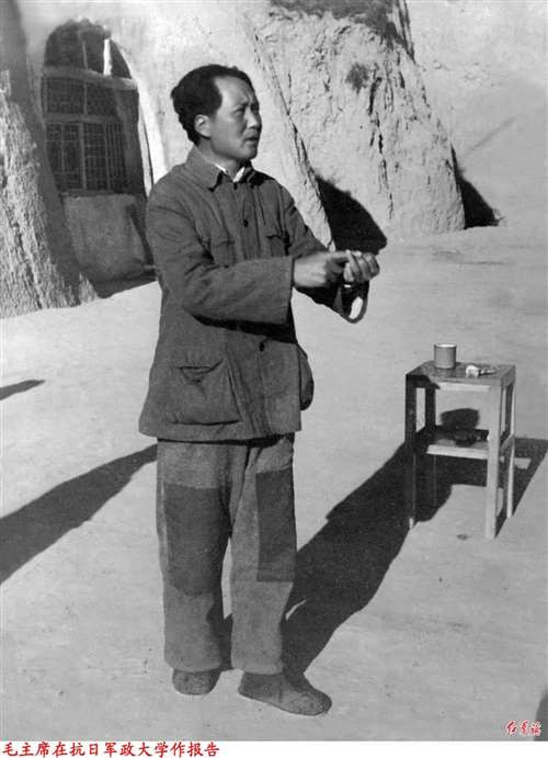 毛泽东，他既是中国人民的救星，也是全世界人民的灯塔。他的思想、他的精神、他的道路，为中国人民和世界人民，指明了前进的方向！