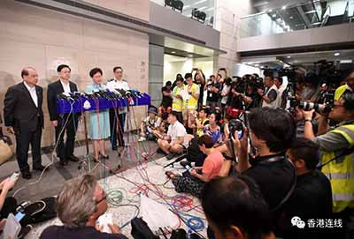 暴徒攻立會 全城憤怒 警隊凌晨平亂